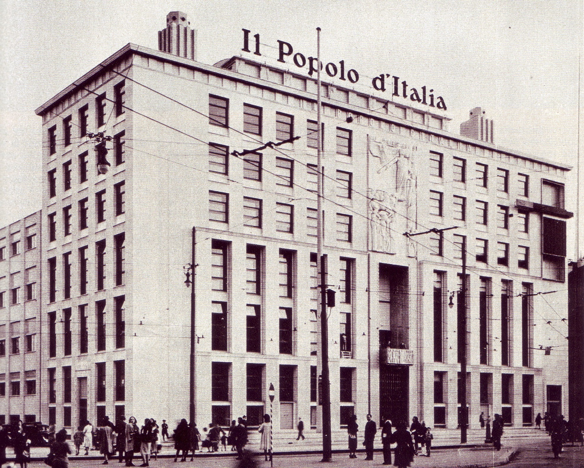 Photo of Palazzo dei Giornali a Milano: da simbolo del giornalismo a ufficio informazioni
