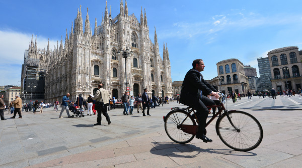 Milano in bici: ecco 5 itinerari ciclistici per godersi la città e mantenersi in forma