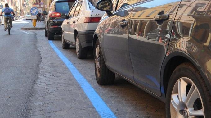 Photo of Parcheggi strisce blu a Milano: basta ticket cartaceo, la città si prepara alla novità