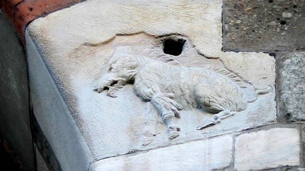 Altro che biscione, il simbolo della città di Milano è la scrofa semilanuta