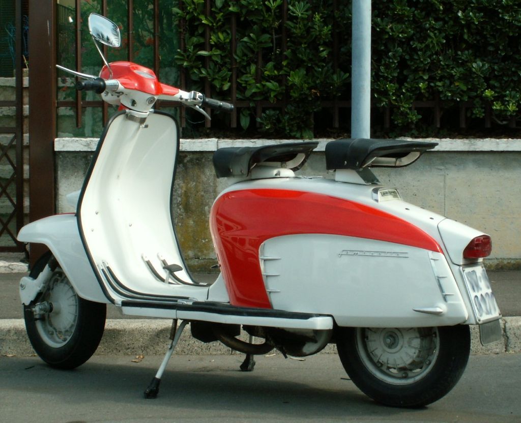 Photo of La Lambretta: lo scooter nato a Milano durante il boom economico