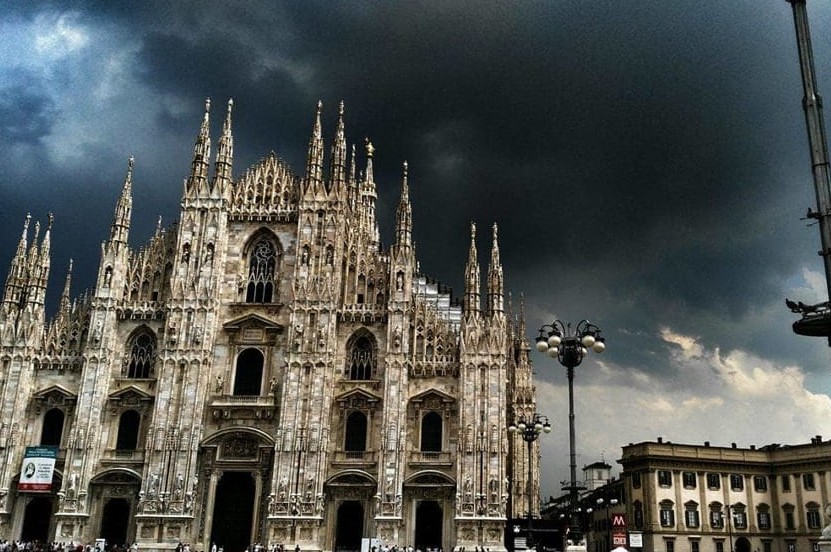 Photo of Meteo, a Milano torna il maltempo: da metà settimana pioggia e calo delle temperature