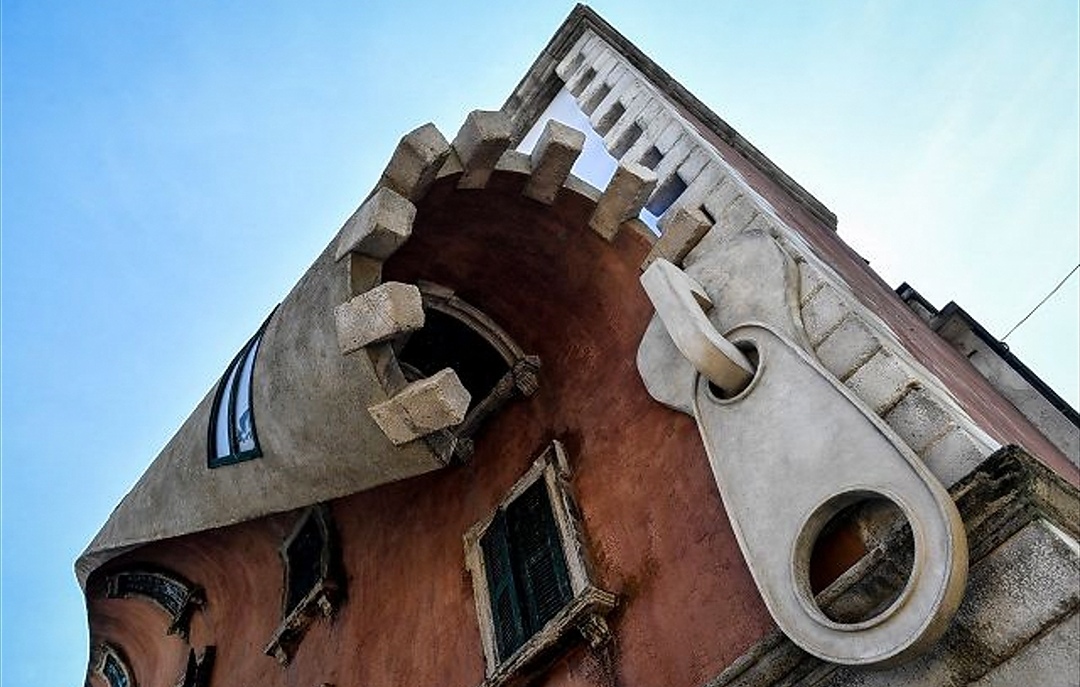 Photo of Design Week, arriva a Milano l’installazione del palazzo che si apre con una cerniera