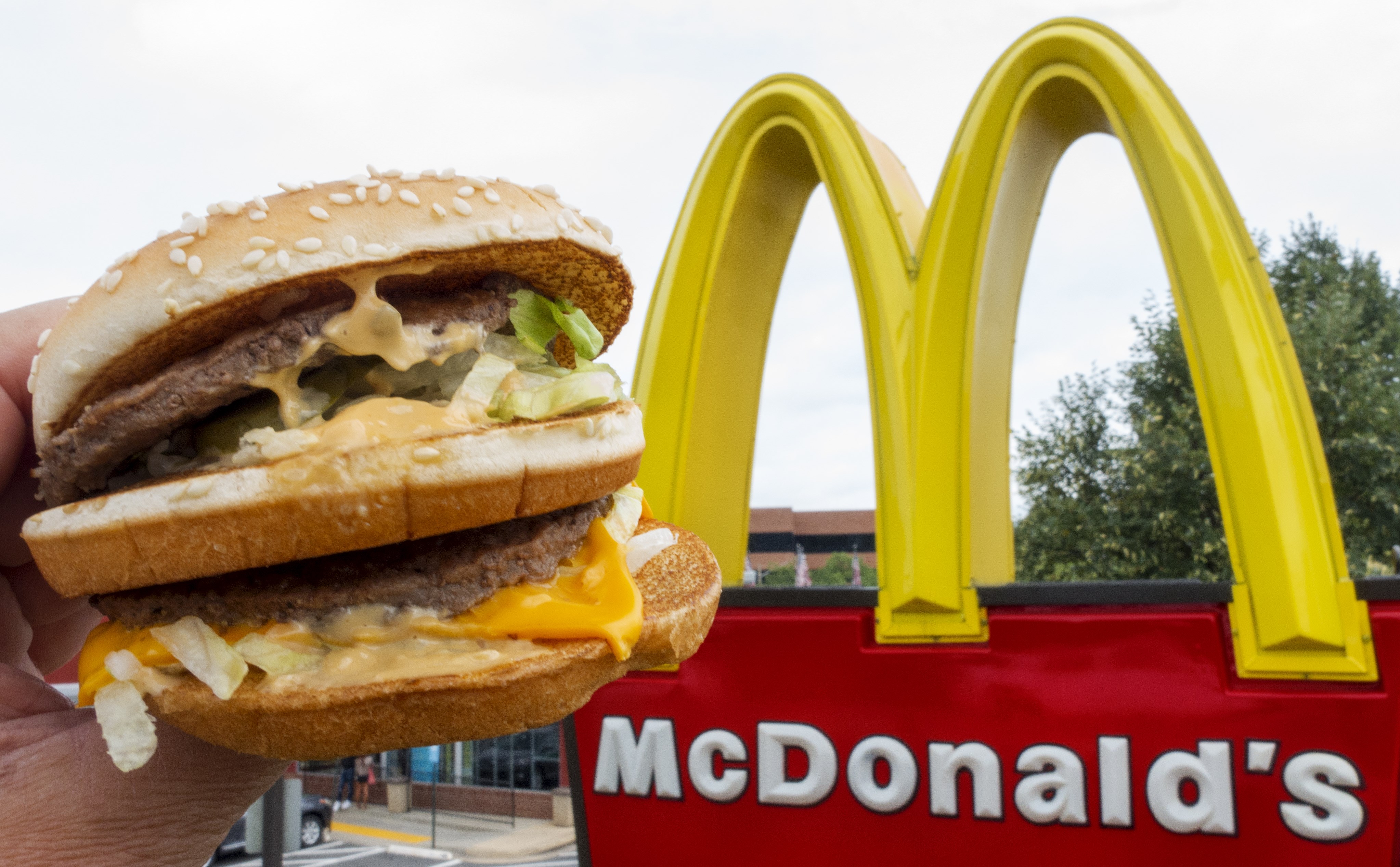 Photo of McDonald’s assume in provincia di Milano: il colosso del fast food in cerca di personale per i suoi store in Lombardia
