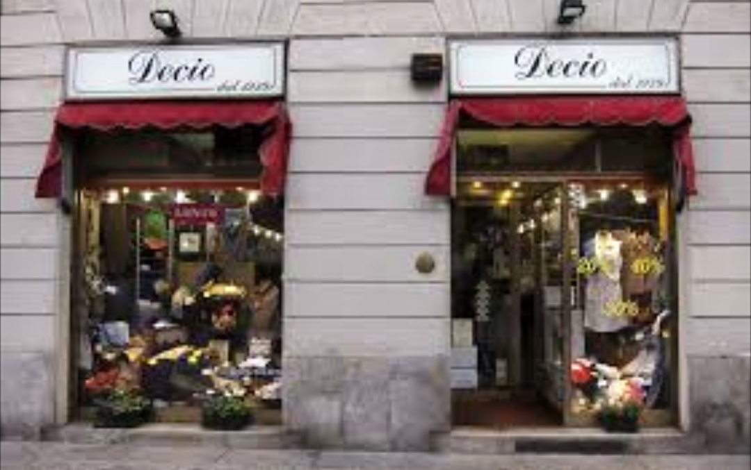 Photo of Chiude a Milano Decio, il negozio più antico e ancora in attività di corso Garibaldi