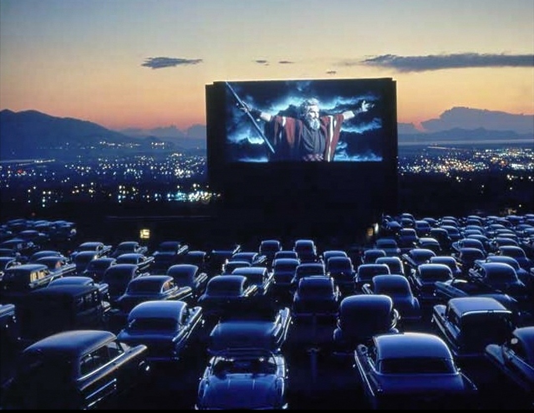Photo of Arriva il drive-in a Milano: cinema con i film da guardare comodamente in auto